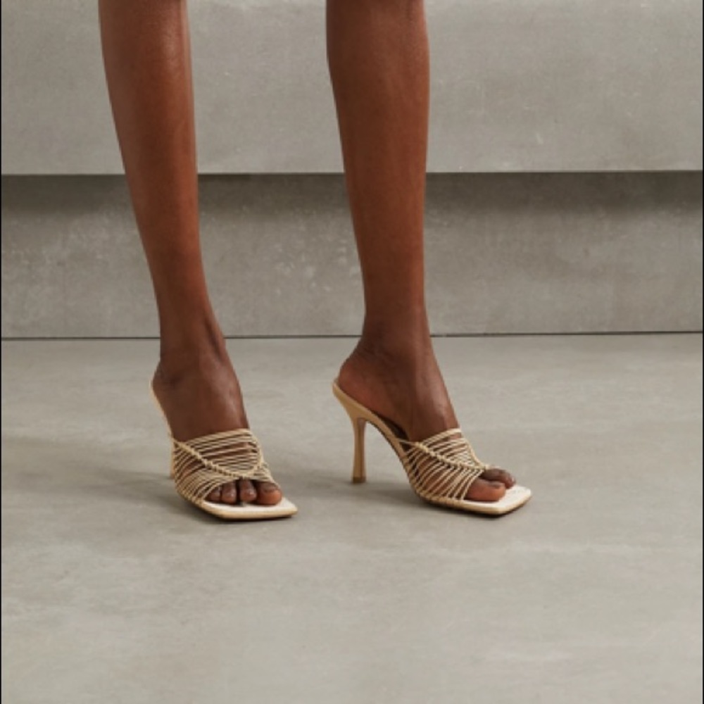 BOTTEGA VENETA CINDY SANDALS 39